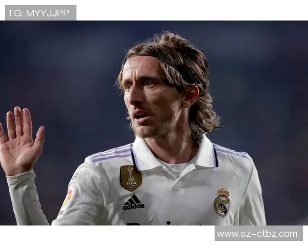 绿茵之巅的铁血与泪水：莫德里奇视角下，穆里尼奥与C罗那场震撼更衣室的权力角力